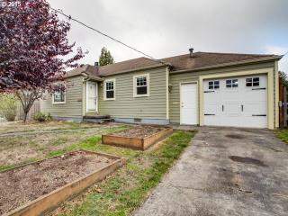 3003 72 Ave, Portland OR  97206-7900 exterior