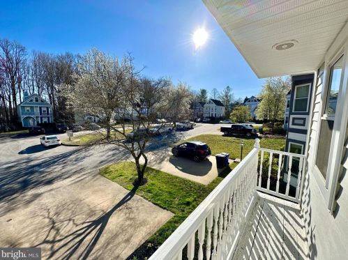 7247 Riding Hood Cir, Columbia MD 21045-5237 exterior