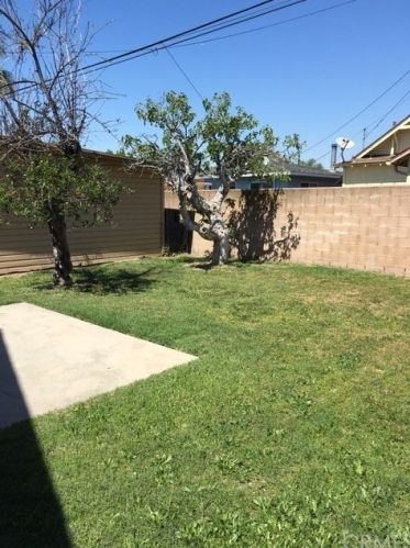 8337 Alameda St, Downey, CA 90242-3629