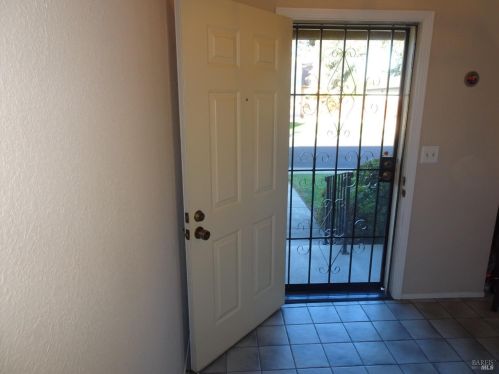 195 Bighorn Ct, Vacaville CA  95687-3438 exterior