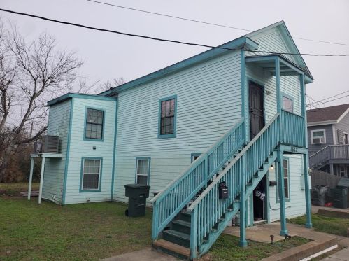1512 Jack Johnson Blvd, Galveston, TX 77550-6922
