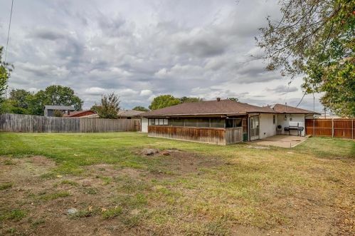 6229 Wheaton Dr, Fort Worth TX  76133-2748 exterior