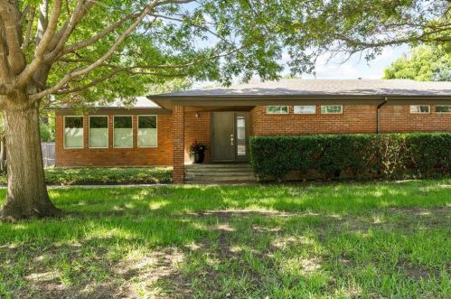 3848 South Dr, Fort Worth, TX 76109-5031