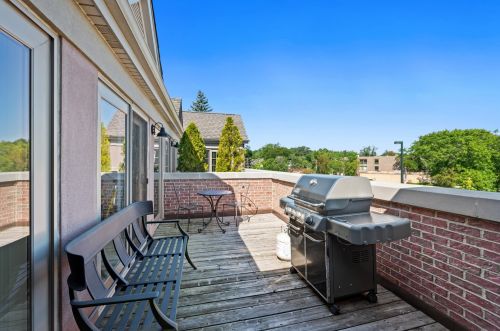 518 Winnetka Ave, Northfield IL  60093-4013 exterior