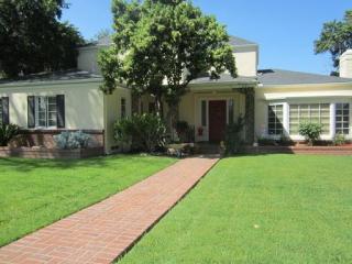 2586 Prince Albert Dr, Riverside CA  92507-5768 exterior