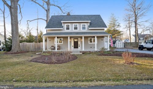 5089 Lerch Dr, Shady Side, MD 20764-9651