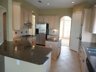 904 Excalibur Dr, Lewisville TX  75077-1818 exterior