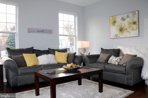 46 Stoneham Rd, Trenton NJ 08638-2746 exterior