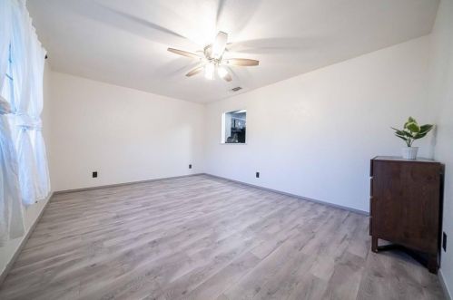 5617 Comer Dr, Fort Worth, TX 76134-2205