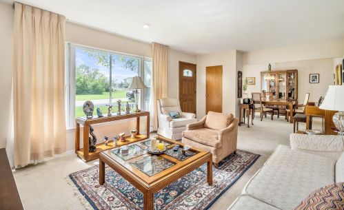 7511 Eleanor Pl, Willowbrook IL  60527-2320 exterior