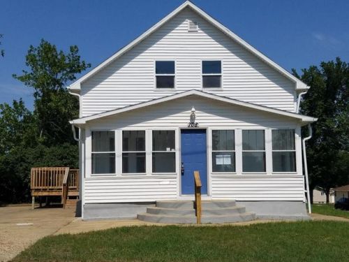 708 4th St, Dickinson, ND 58601-4913
