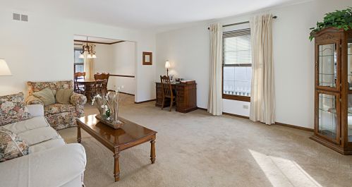 712 Buttonwood Cir, Naperville, IL 60540-6309