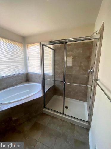 118 Un Rdg Dr, Charles Town WV 25414-4937 exterior