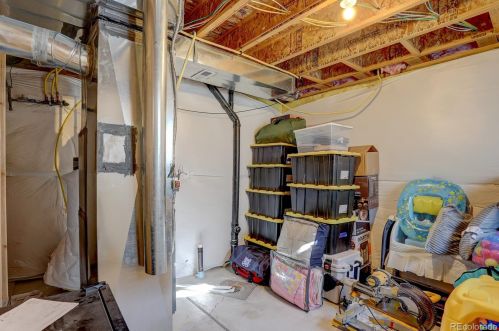 3933 Shawnee Way, Aurora CO  80018-4559 exterior