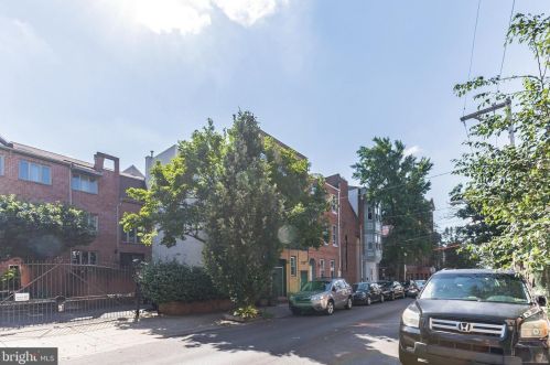 755 3rd St, Philadelphia PA 19147-3342 exterior