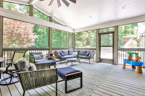 7225 Hunters Branch Dr, Atlanta GA  30328-1718 exterior