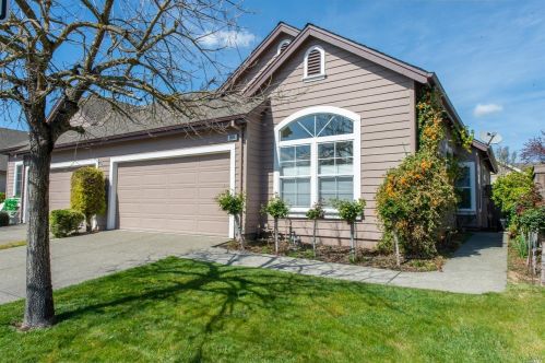 858 Glen Miller Dr, Windsor, CA 95492-7532
