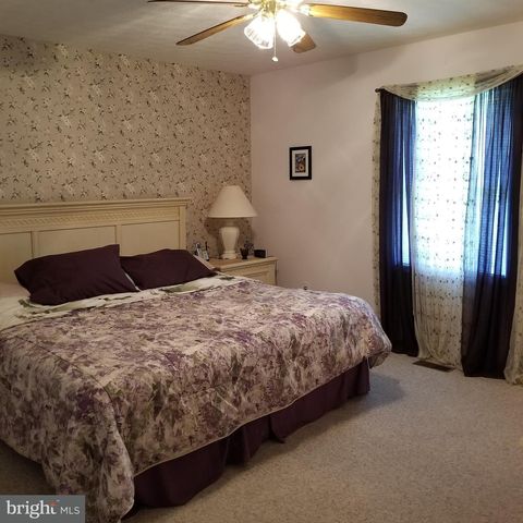 459 Ross Mill Rdg, Hedgesville, WV 25427-5099