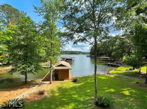 687 Barbara Point Rd, Mayfield, GA 31087-5636