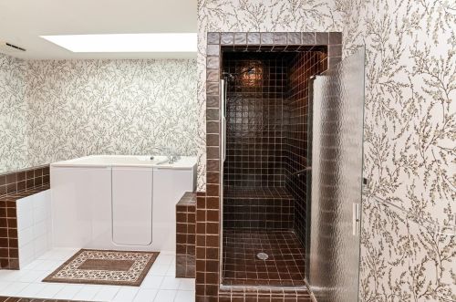 601 Chardonnay Rdg, Cincinnati OH 45226-1732 exterior