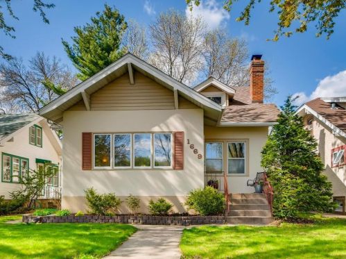 1669 Juliet Ave, Saint Paul MN  55105-2120 exterior