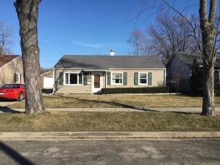 2117 Western Ave, Waukegan, IL 60087-3906