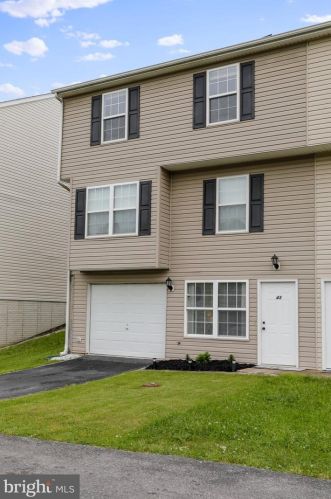 43 Morningstar Dr, Hedgesville WV  25427-5300 exterior