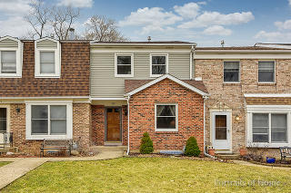 355 Monroe St, Oswego, IL 60543-9072