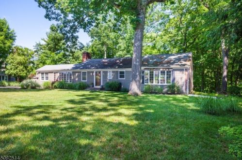 44 Hickory Trl, Sparta, NJ 07871-1520