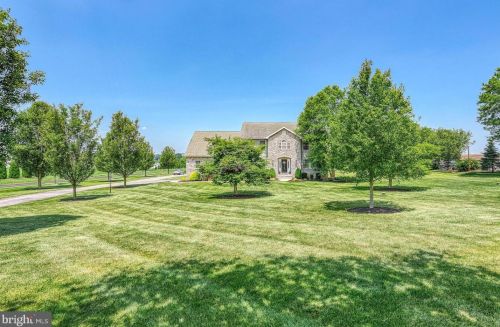 11 Ridge Dr, Carlisle, PA 17015-9721