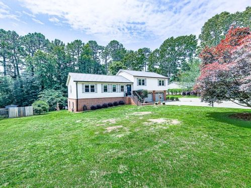 4555 Keith Dr, Lilburn, GA 30047-4326