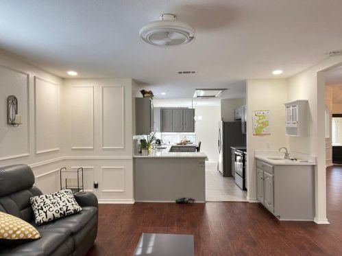 1305 Stonecreek Ct, Garland TX  75043-1239 exterior