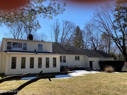 75 Fairfield Rd, Greenwich CT  06830-4855 exterior