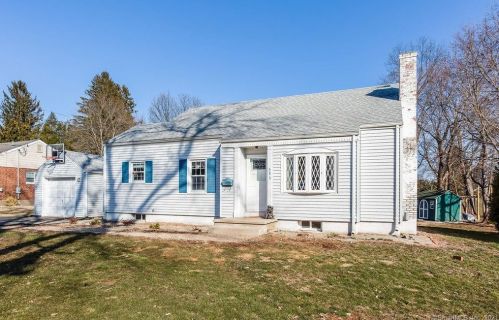 586 Maple St, Hartford, CT 06109-3775