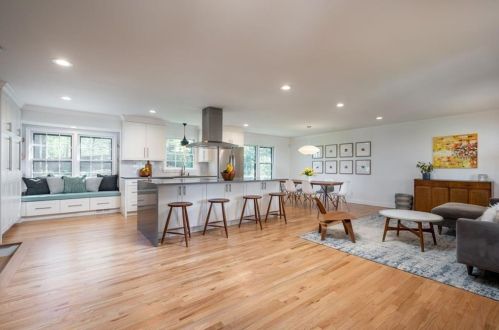 2522 Fontainebleau Dr, Atlanta GA  30360-1230 exterior