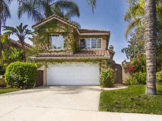 3711 Calle Jazmin, Calabasas, CA 91302-3040