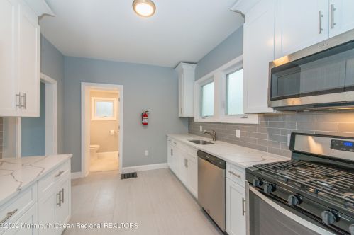 1545 Asbury Ave, Tinton Falls NJ 07712-6102 exterior