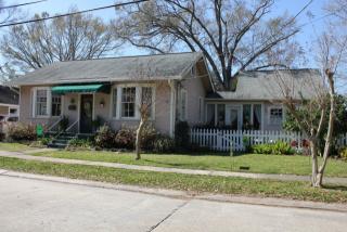 208 Labarre Dr, Metairie, LA 70001-5435