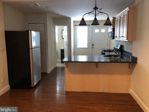 1012 Cleveland St, Philadelphia PA  19146-2649 exterior