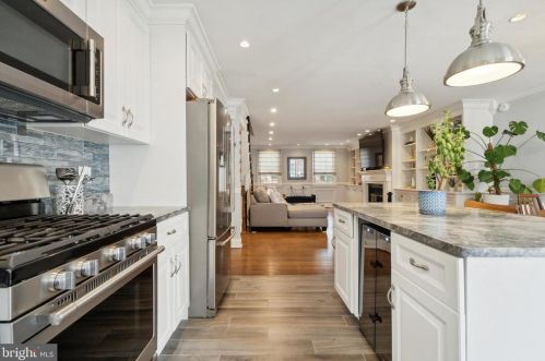 710 Lombard St, Philadelphia PA  19147-1315 exterior