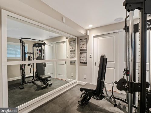 5812 Heming Ave, Springfield VA  22151-2716 exterior