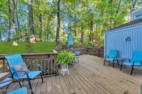 10 Lefferts Ct, Middletown NJ  07748-3031 exterior