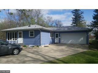 325 10th St, Litchfield, MN 55355-1401