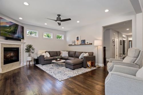 256 Schiller St, Palatine, IL 60067-5312