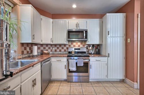 38 Vine St, Lancaster PA  17602-3549 exterior