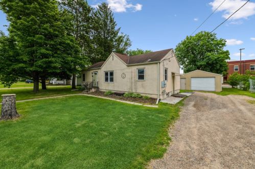113 4th Ave, Spectacle Lake, MN 55008-1212