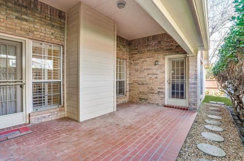 3820 Waterford Dr, Addison TX 75001-7954 exterior