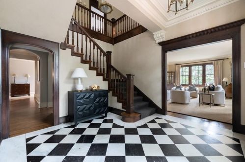 2943 Habersham Rd, Atlanta GA  30305-2847 exterior