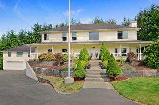 4189 Lookout Ln, Breidablick, WA 98370-8872
