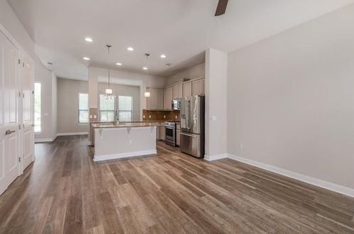 4516 Berkman Dr, Austin TX  78723-1217 exterior